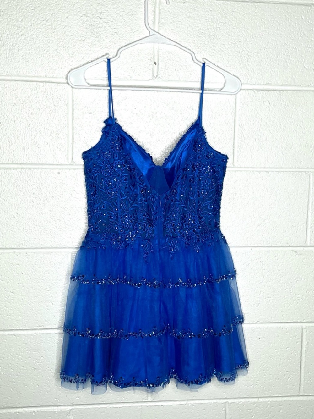 < ED Young Blue Beaded A-Line Tiered Formal Mini Dress Size Medium > - Picture 4 of 4